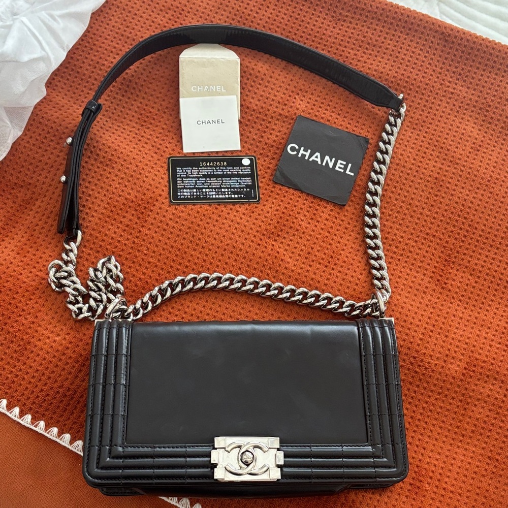 Chanel Black Caviar leather Crossbody Bag with Silver Chain